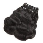 Paquets de cheveux crus avec boucles en vague et une lace 13*4