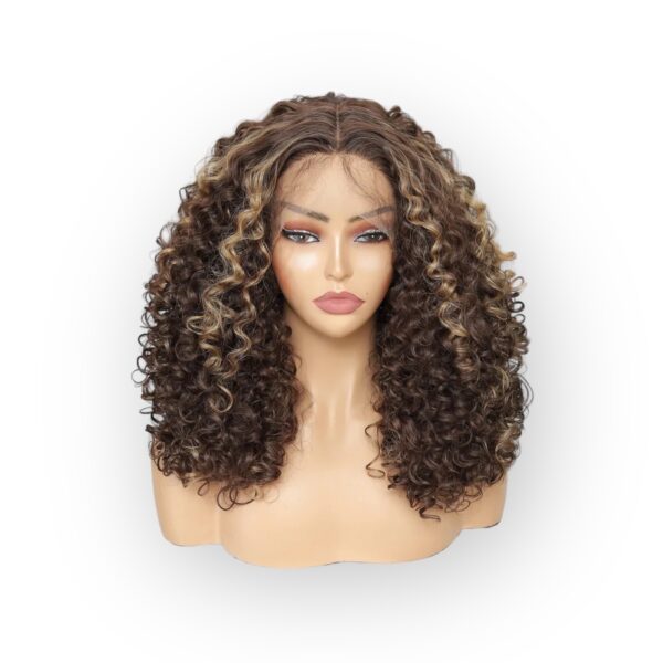 Shakira
16 pouces 300%
13*4 HD