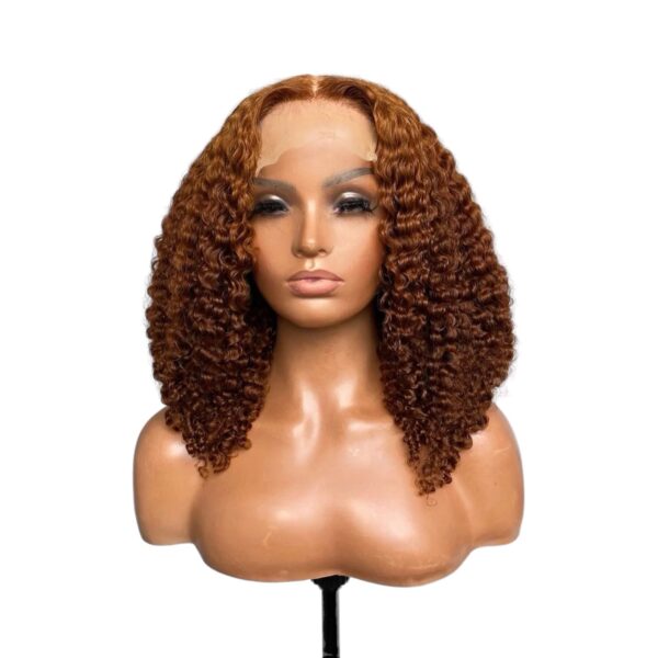 Browny
 18 pouces cheveux vierges 
300% 
13*4 HD