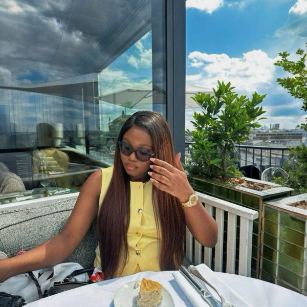 Miss paris
24 pouces closure 5*5 
200 densité